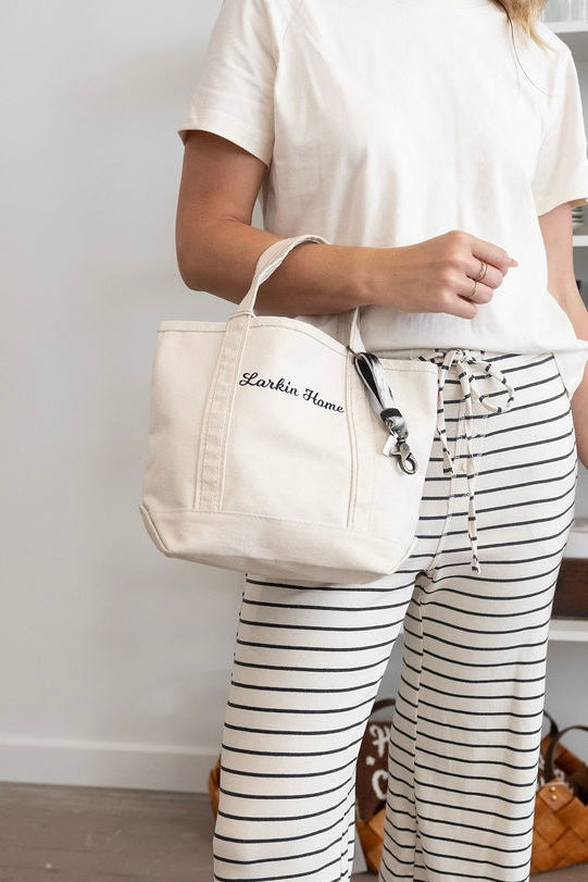 Classic Tote Embroidered - Mini